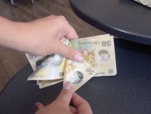 Salariile bugetarilor nu vor fi tăiate, dar nici nu vor creşte